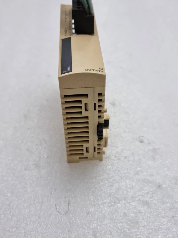 Schneider Electric TM2AMI2HT Modicon Analog Input Module TM2AMI2HT